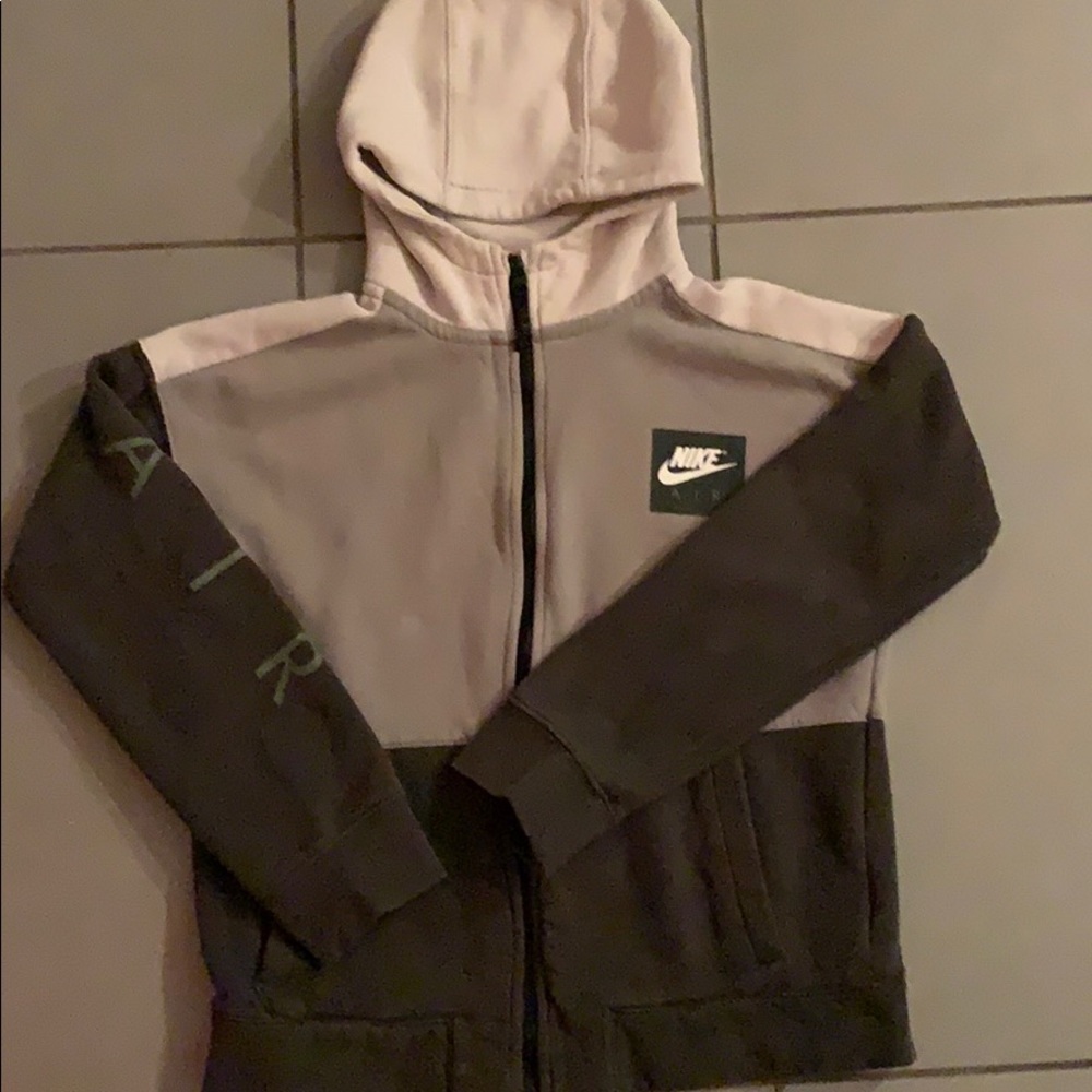 nike sweater!!!